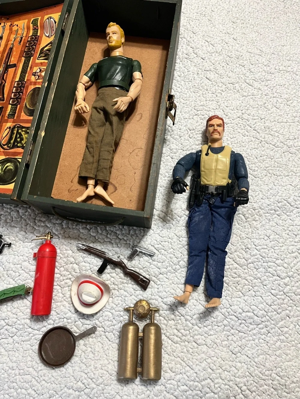 Vintage GI Joe 1964 Locker & Accessories with figures